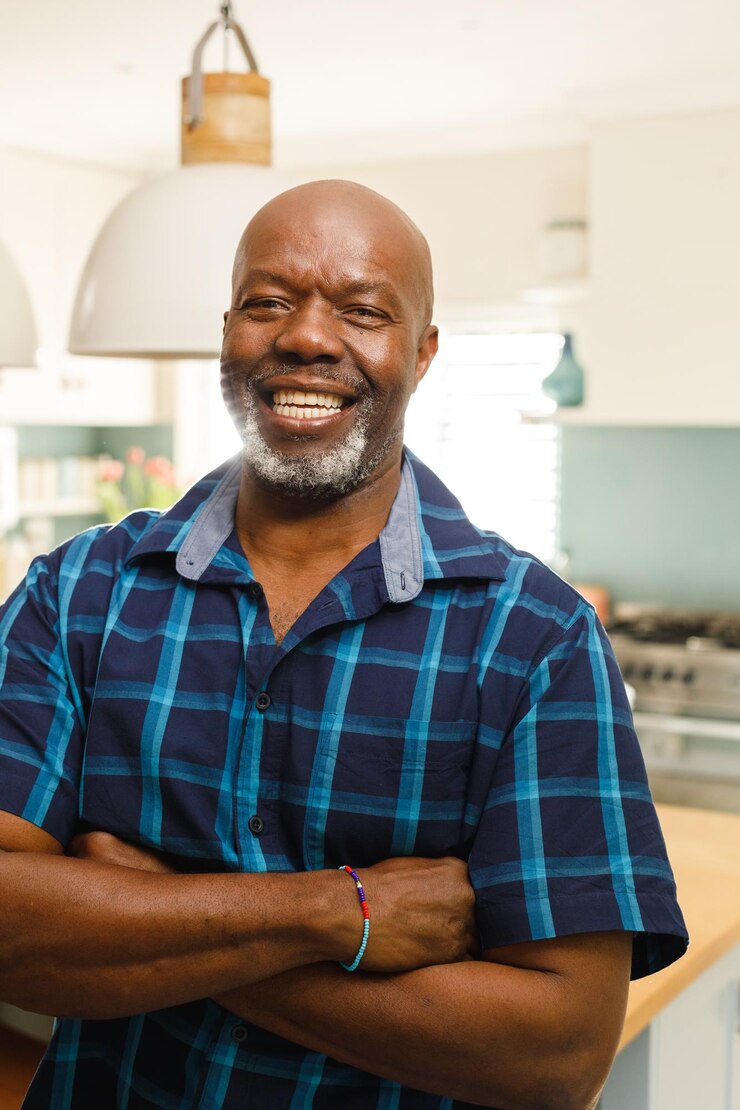 portrait-happy-senior-african-american-man-smiling_13339-329990-1